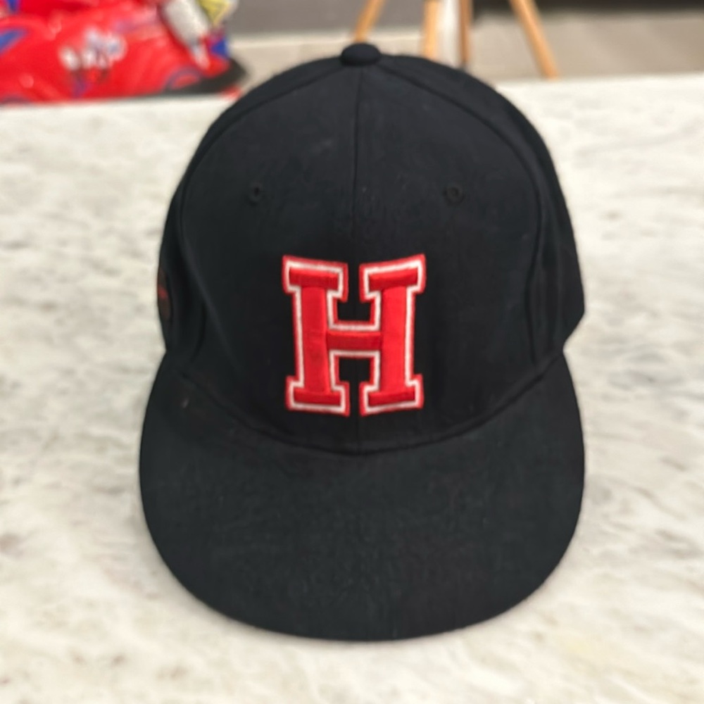 Harvard men’s hat